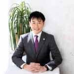 株式会社YY代表取締役　諏訪義久
